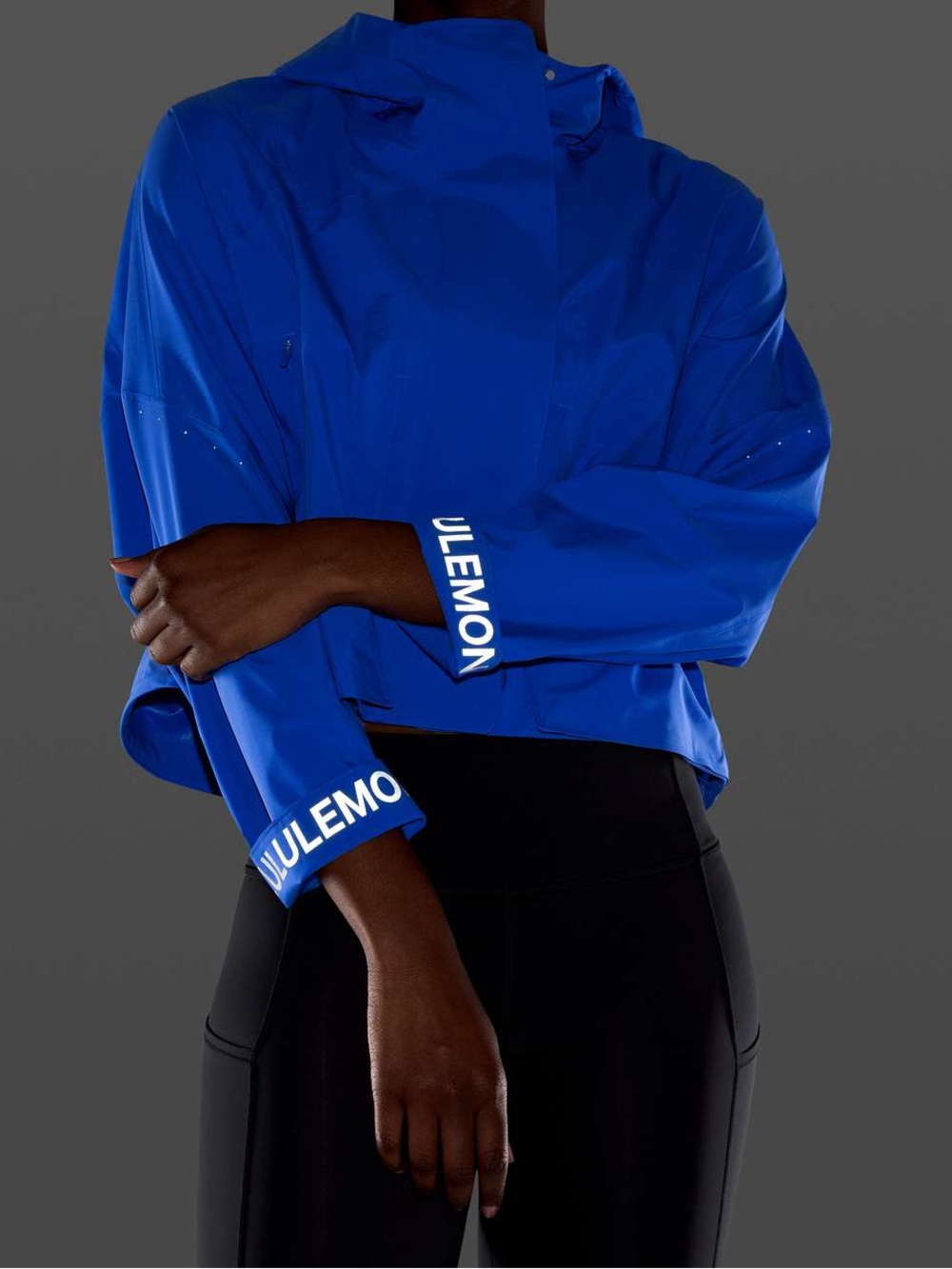 Lululemon Rain Chaser Jacket in Wild Bluebell (US 4)
